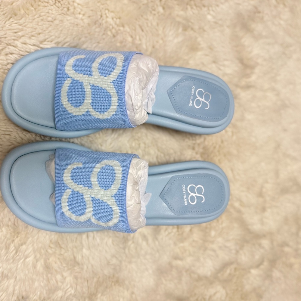 Cozy Island casual sandals